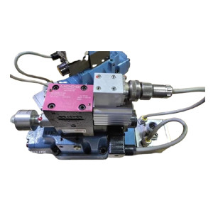 Moog D633-7105  D682Z4718F Servo Proportional Valve | Brand New |