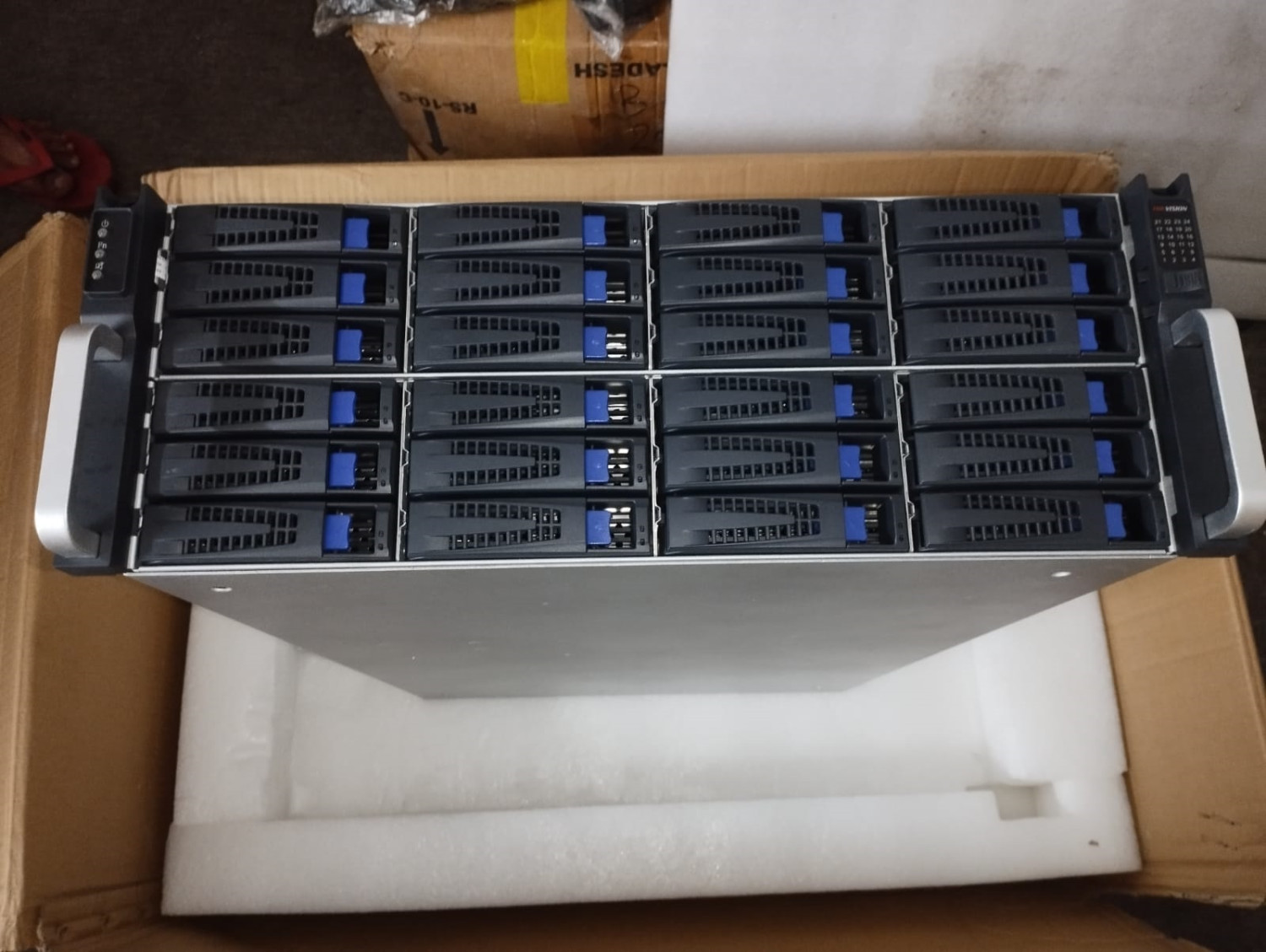 Hikvision Hybrid IP SAN/NAS Storage Server DS-A71024R-CVS, D22968294 | Brand New |
